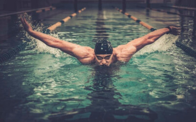 Descubre por qué la hidratación también es importante si practicas natación