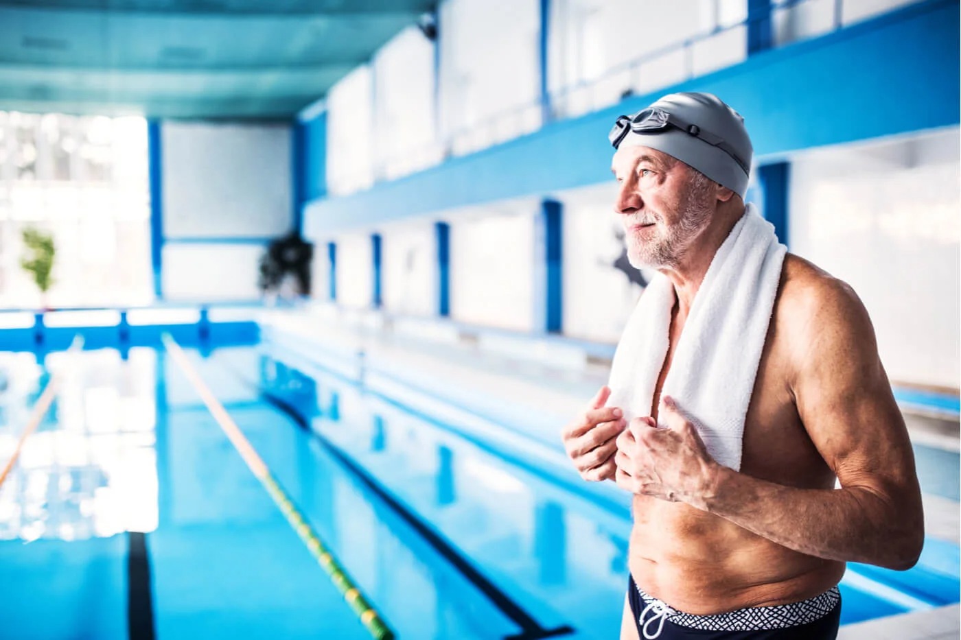 Los beneficios de la natación para adultos mayores